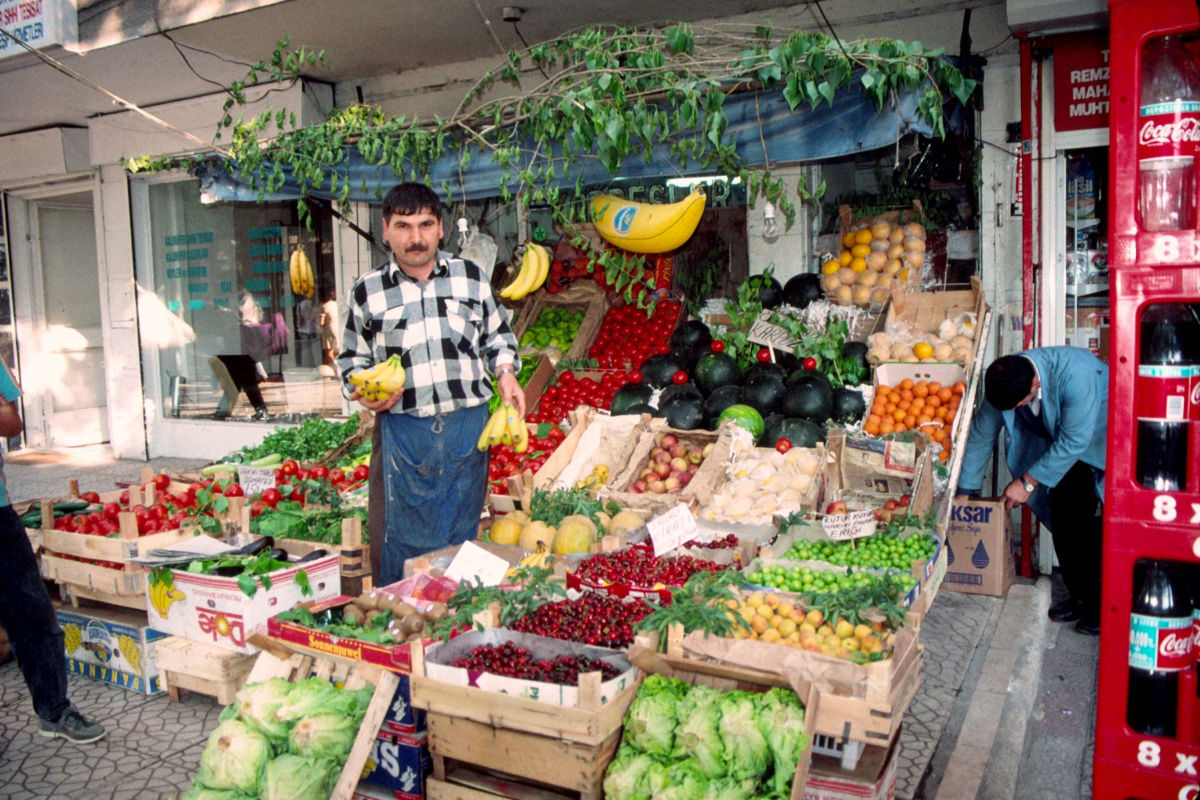 AnkaraVegetableMarket.jpg